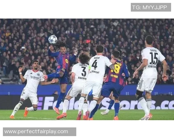 欧联杯精彩对决那不勒斯点球大战逆转巴萨十佳进球回顾