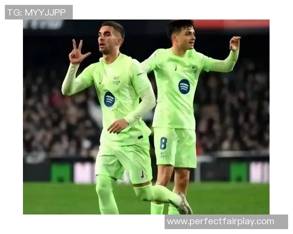 国王杯精彩对决那不勒斯凭借帽子戏法力克波尔图晋级 国王杯精彩对决那不勒斯凭借帽子戏法力克波尔图晋级