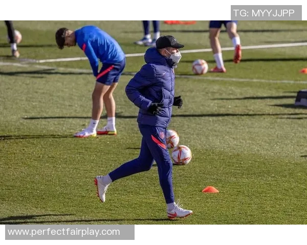 国王杯精彩对决里昂5-1马竞帽子戏法引发全场狂欢战术解析