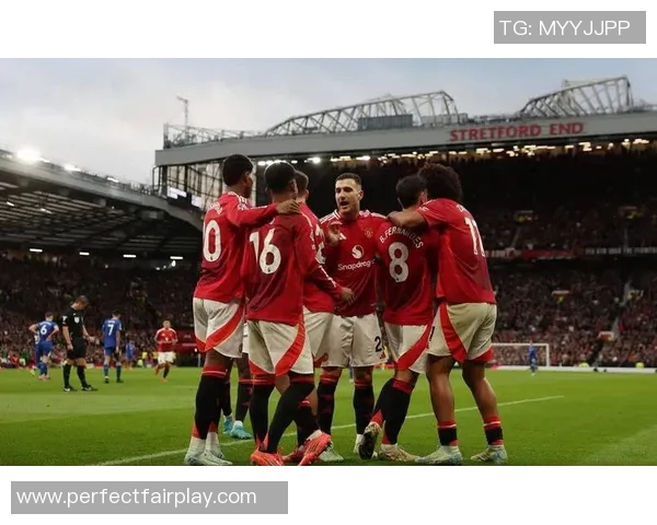 欧联杯惊天冷门里昂大胜曼联引发全场震动与热议