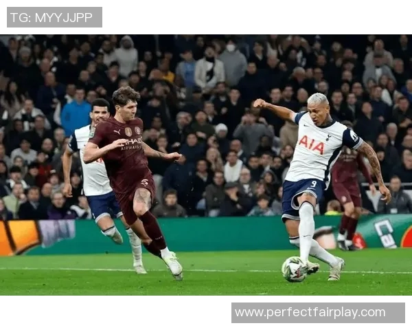 欧冠激战阿森纳逆转热刺全场沸腾争议判罚引发热议