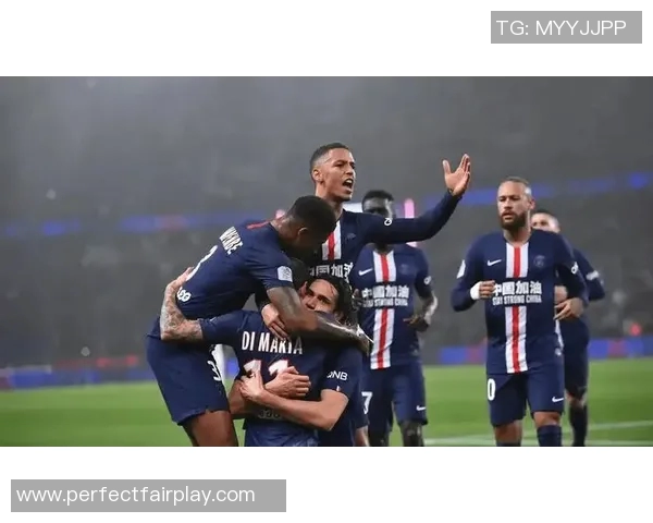 足总杯激战巴黎圣日耳曼与波尔图战成平局转会传闻引发全场热议