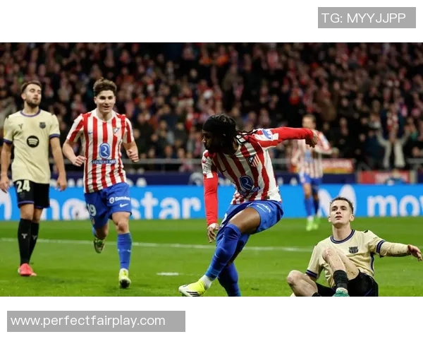 国王杯激战巴萨逆转马竞补时绝杀引全场狂欢