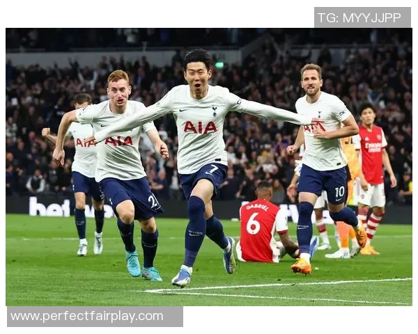 欧联杯热刺大胜巴黎圣日耳曼全场沸腾精彩瞬间回顾与分析