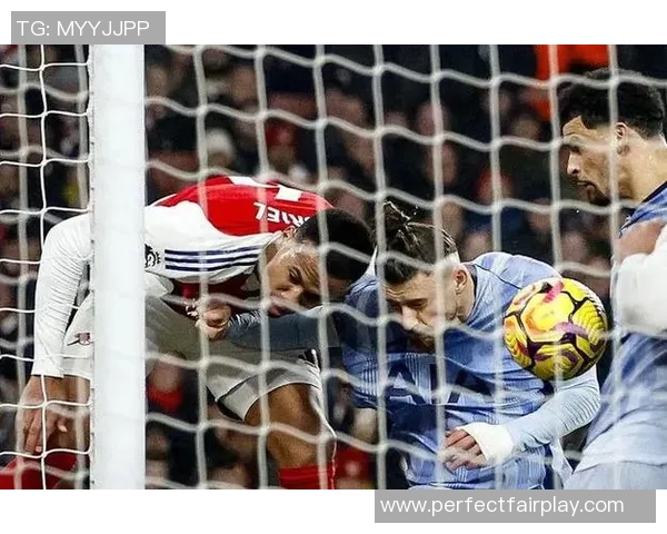 切尔西逆转热刺5-1全场沸腾争议判罚引发热议