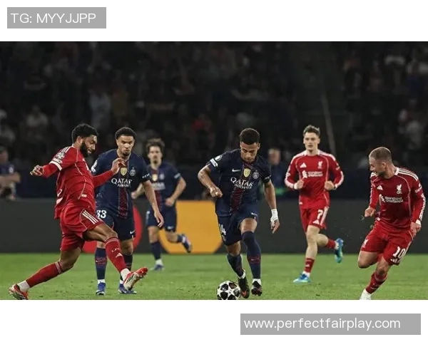 德甲激战回顾利物浦与巴萨平局逆转瞬间引发全场狂欢分析战术细节