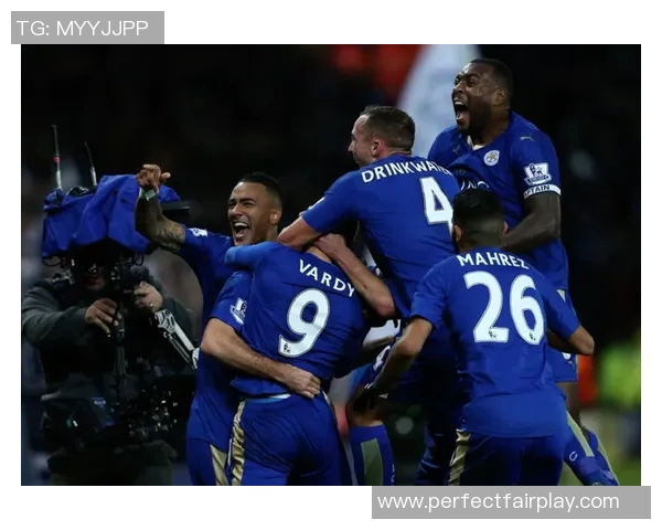 英超精彩对决巴萨3-0阿森纳帽子戏法点燃全场激情 英超精彩对决巴萨3-0阿森纳帽子戏法点燃全场激情